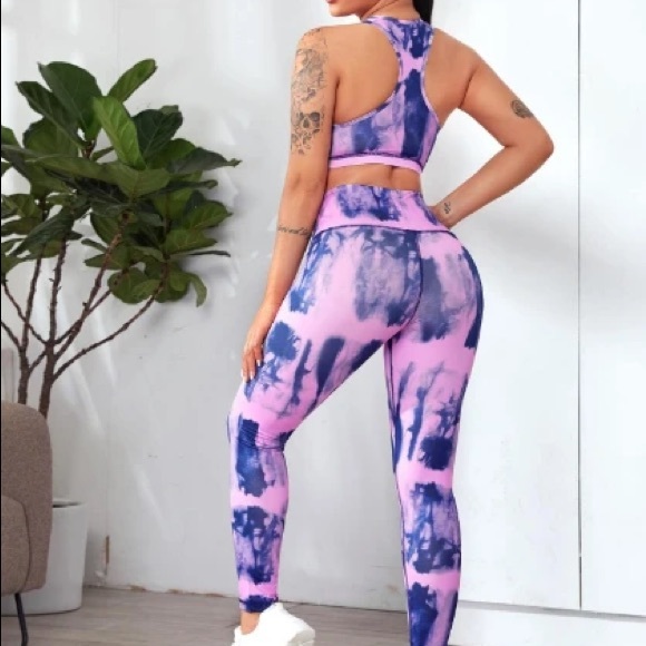 Tie dye bubblegum 2 piece workout set - Picture 3 of 5